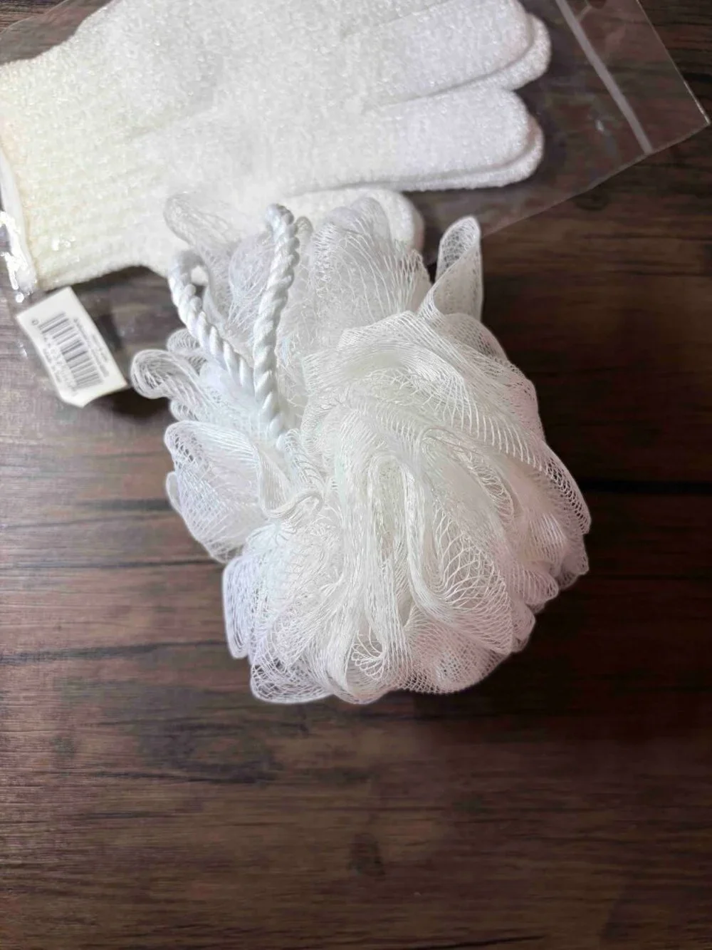 Exfoliating Bath Gloves & Bath Sponge White